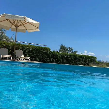 Skorponeria, Pool & Sea *