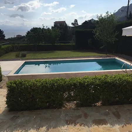 Skorponeria, Pool & Sea Skroponeria